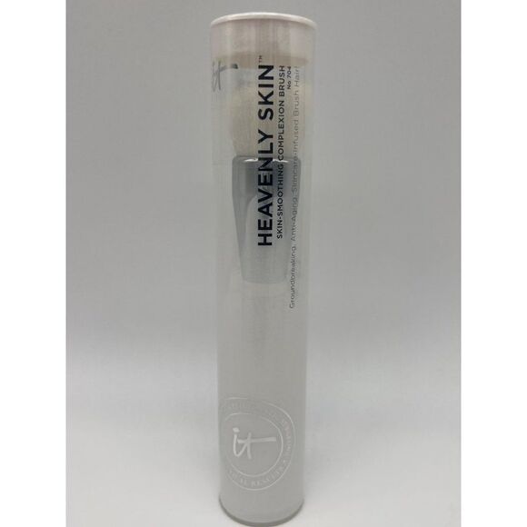 It Cosmetics Heavenly Skin-Smoothing Complexion Brush No 704 - Picture 1 of 3